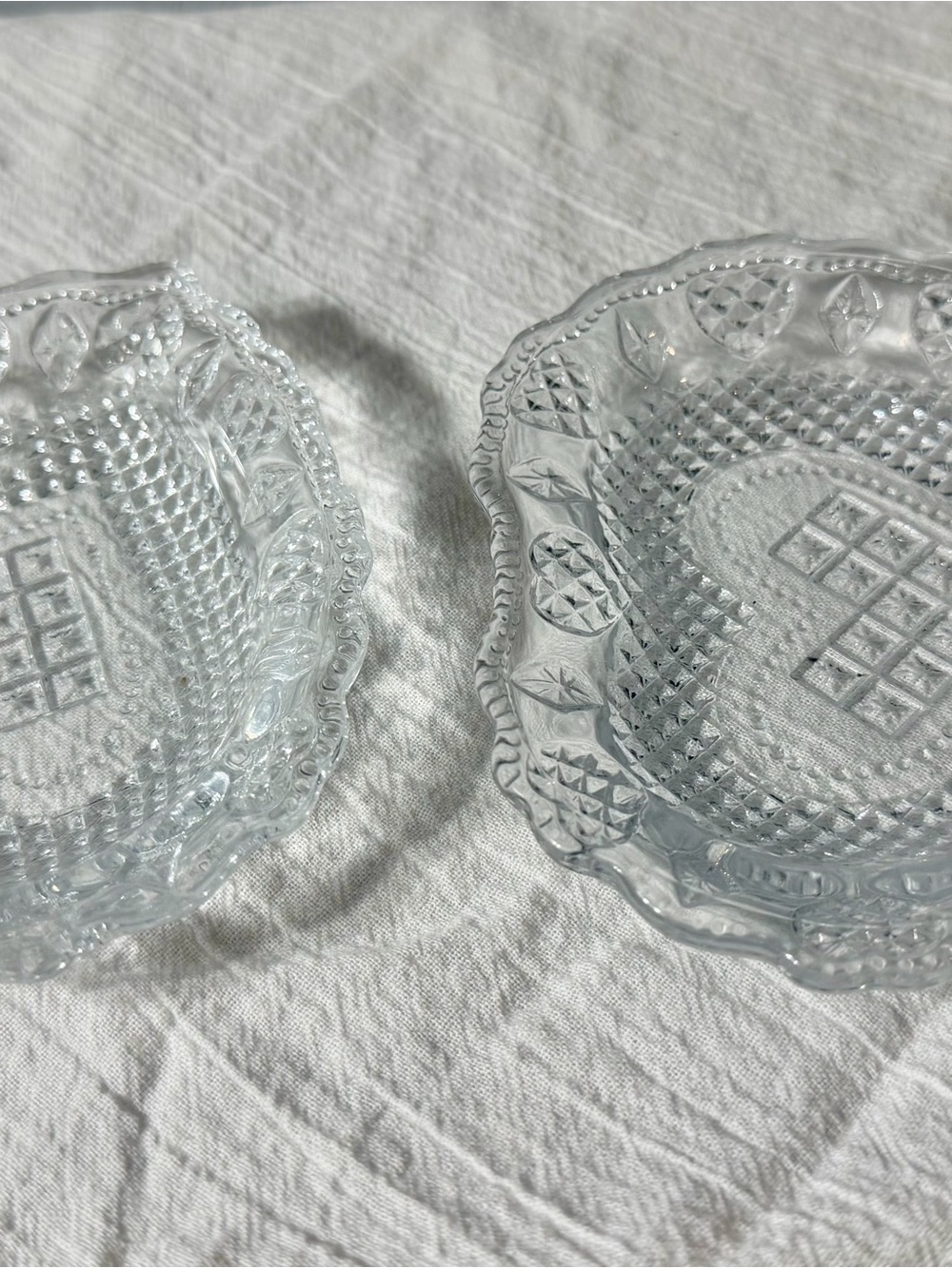 Vintage Avon Pressed Glass Heart Dish Pair - Clear Crystal-Look - Picture 6 of 7